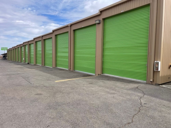 Facility photo: //images.sparefoot.com/medium/22985469942f1154b66.jpg