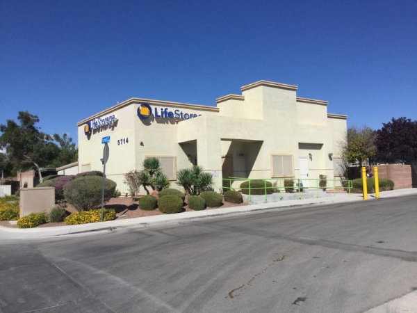 Storage Units at Extra Space Storage - 3496 - North Las Vegas - Ferrell St. - 5714 Ferrell Street