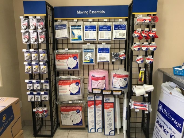 Storage Units at Extra Space Storage - 3496 - North Las Vegas - Ferrell St. - 5714 Ferrell Street