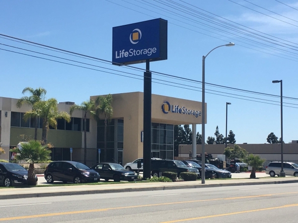 Facility photo: //images.sparefoot.com/medium/22986269942fb3229b2.jpg