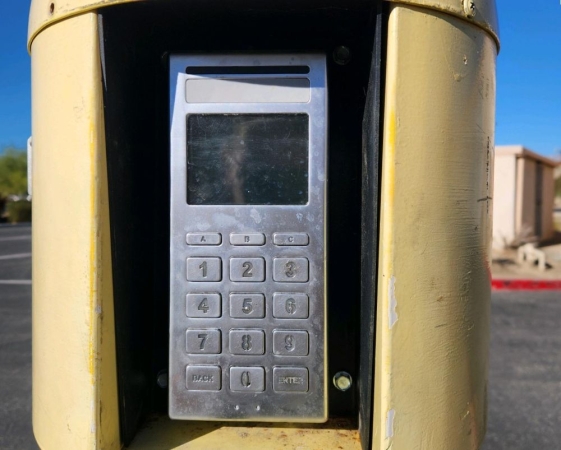 Facility photo: //images.sparefoot.com/medium/22986469942f9c68bd4.jpg