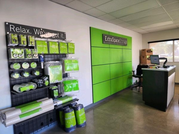 Facility photo: //images.sparefoot.com/medium/22986469942f9d5f7e7.jpg