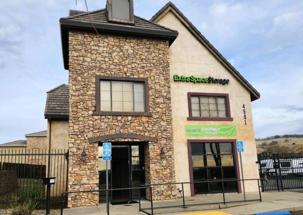 Facility photo: //images.sparefoot.com/medium/22987269942f8f38c04.jpg