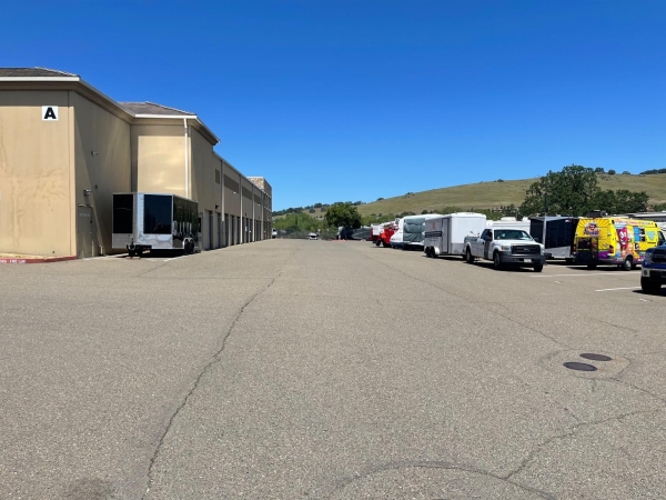 Facility photo: //images.sparefoot.com/medium/22987269942f9060944.jpg