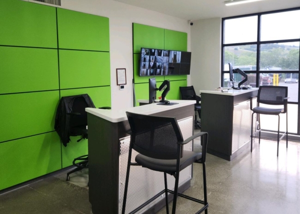 Facility photo: //images.sparefoot.com/medium/22987269fdd113dad96.jpg
