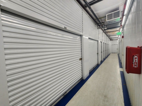 Facility photo: //images.sparefoot.com/medium/22988669e8b9b5e1c87.jpg