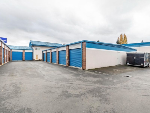 Storage Units at Extra Space Storage - 3548 - Jacksonville - Deerwood Park Blvd - 10523 Deerwood Park Boulevard