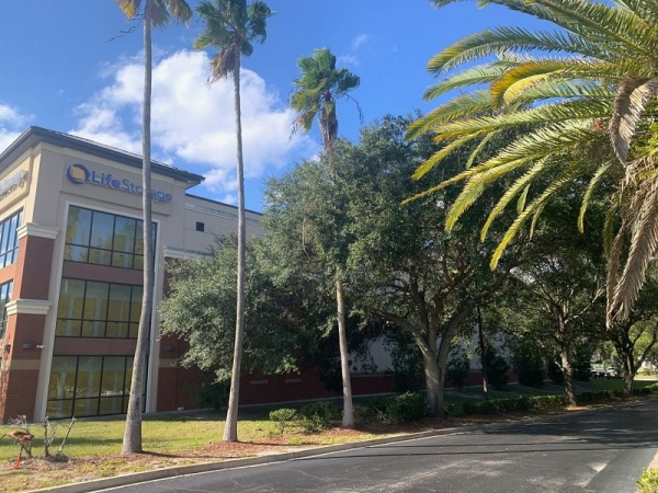 Storage Units at Extra Space Storage - 3548 - Jacksonville - Deerwood Park Blvd - 10523 Deerwood Park Boulevard