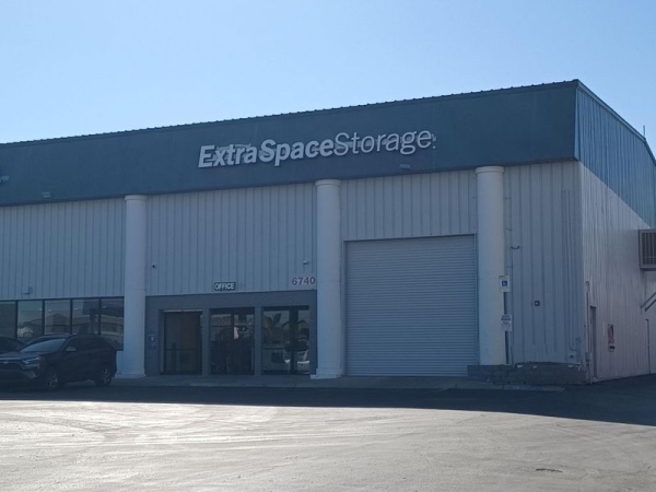 Storage Units at Extra Space Storage - 3549 - Las Vegas - Boulder Hwy - 6740- Boulder Highway
