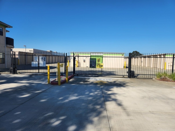 Facility photo: //images.sparefoot.com/medium/22989569942faed81fc.jpg