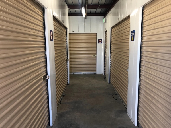 Facility photo: //images.sparefoot.com/medium/22989569942fb220f1d.jpg