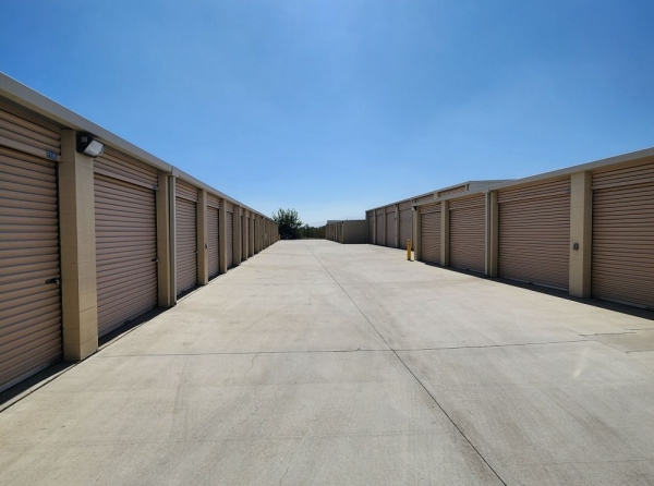 Facility photo: //images.sparefoot.com/medium/22989669942fdbf1c23.jpg