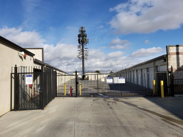 Facility photo: //images.sparefoot.com/medium/22990069942f6a00742.jpg