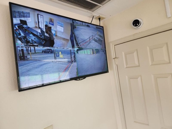 Storage Units at Extra Space Storage - 3567 - San Antonio - 7550 Culebra Rd - 7550 Culebra Road