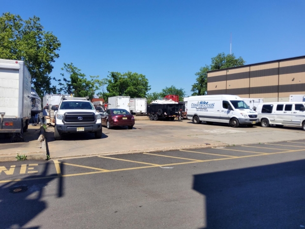 Facility photo: //images.sparefoot.com/medium/22990869942fc15e28e.jpg