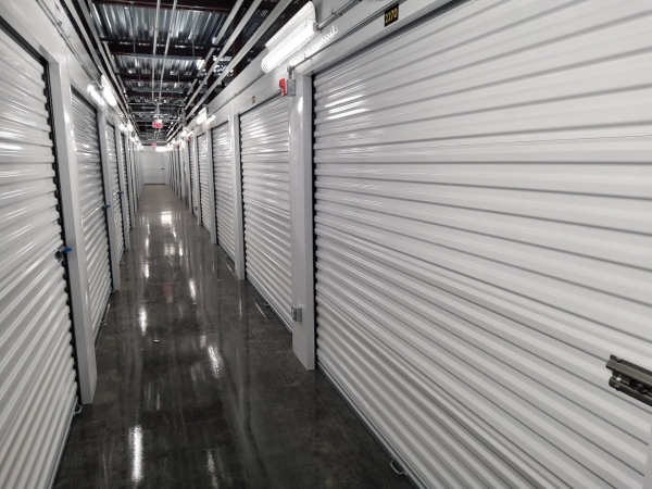 Facility photo: //images.sparefoot.com/medium/22990869942fc5b644f.jpg