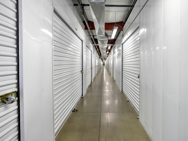 Facility photo: //images.sparefoot.com/medium/22991369942f83785af.jpg