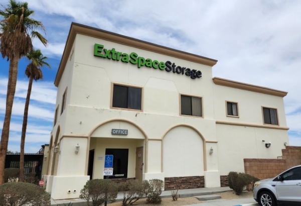 Facility photo: //images.sparefoot.com/medium/22991369942f8483b67.jpg