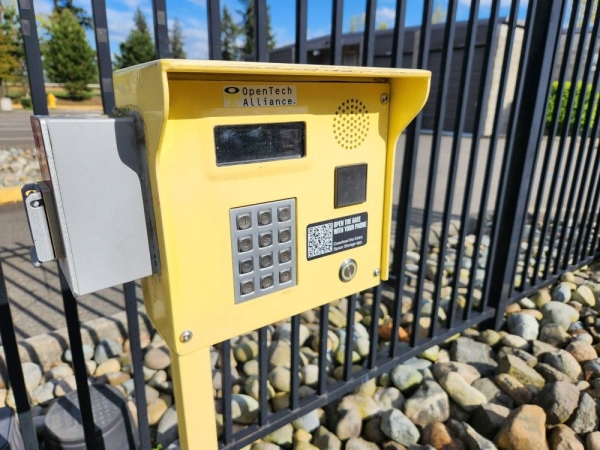 Facility photo: //images.sparefoot.com/medium/22991569fb111c05e5d.jpg