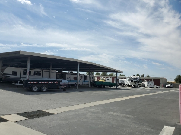 Facility photo: //images.sparefoot.com/medium/22993169942fb1c2e03.jpg