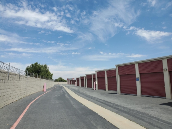 Facility photo: //images.sparefoot.com/medium/22993169942fb425c10.jpg