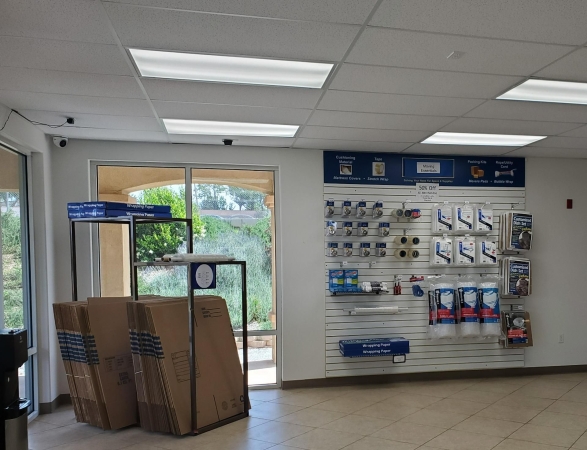 Facility photo: //images.sparefoot.com/medium/22993169942fb70c90c.jpg