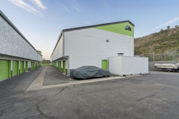 Facility photo: //images.sparefoot.com/medium/22993469942ff15683d.jpg