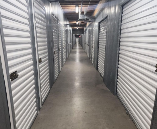 Facility photo: //images.sparefoot.com/medium/22993869942fc174f2e.jpg