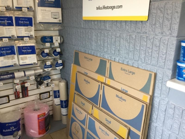 Facility photo: //images.sparefoot.com/medium/22994164cbf9c15d67a.jpg