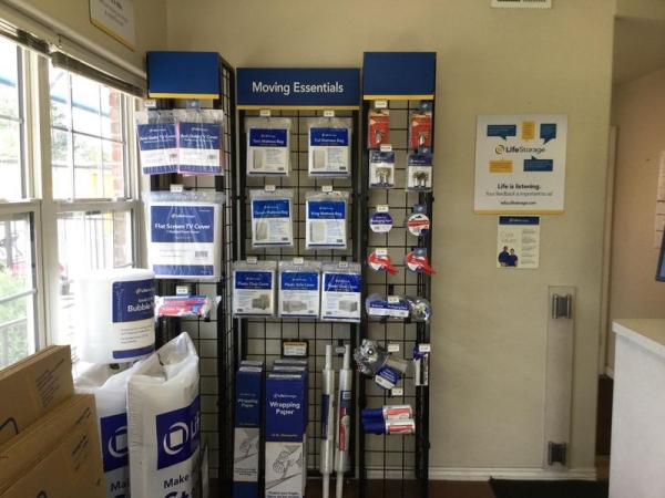 Storage Units at Extra Space Storage - 3766 - Aurora - Mississippi Ave - 11951 East Mississippi Avenue