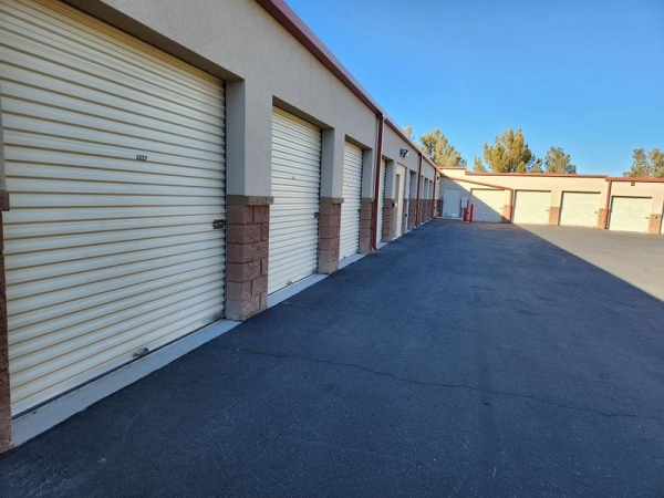 Storage Units at Extra Space Storage - 3818 - Henderson - Bicentennial Pkwy - 2960 Bicentennial Parkway