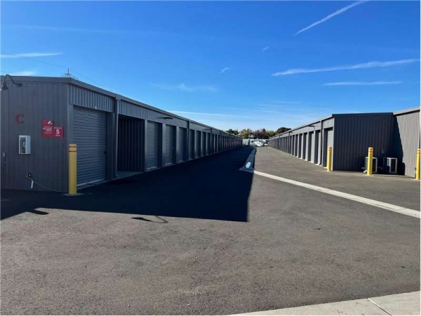 Storage Units at Extra Space Storage - 3829 - Sacramento - Mack Rd - 5701 Mack Road