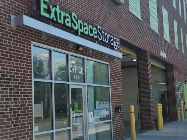 Storage Units at Extra Space Storage - 3857 - Brooklyn - Newport St - 252 Newport Street