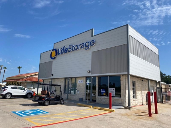 Facility photo: //images.sparefoot.com/medium/22996764cbfa73673b9.jpg