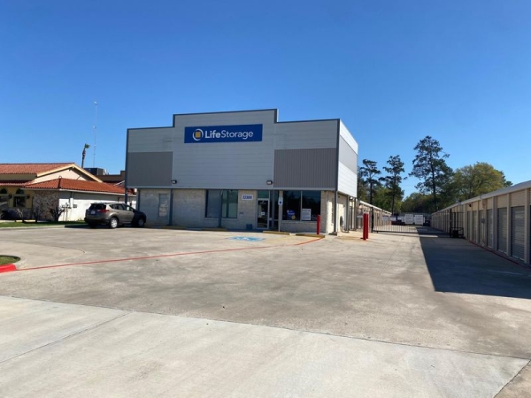 Facility photo: //images.sparefoot.com/medium/22996764cbfa748ee04.jpg