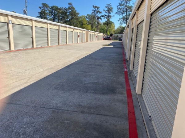 Facility photo: //images.sparefoot.com/medium/22996764cbfa75a584b.jpg