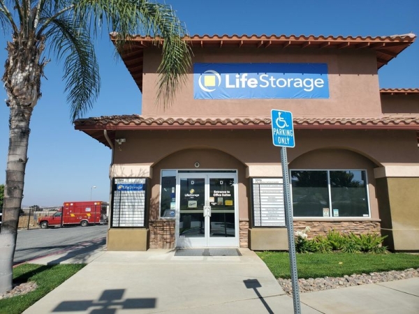 Facility photo: //images.sparefoot.com/medium/22997664cbfabaafe77.jpg