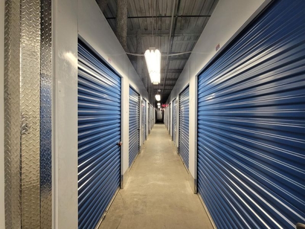 Facility photo: //images.sparefoot.com/medium/22998164cbfad8e4e4e.jpg