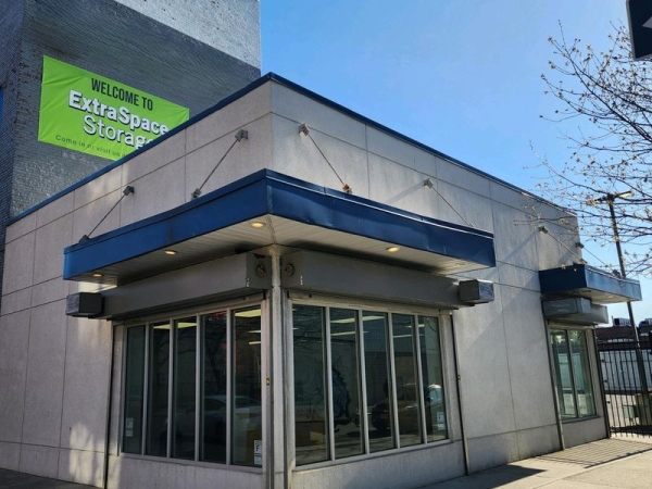 Facility photo: //images.sparefoot.com/medium/229983685b16fa122c4.jpg