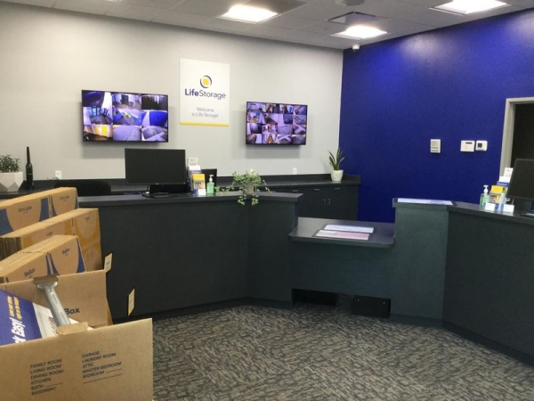 Facility photo: //images.sparefoot.com/medium/22998964cbfb1acb013.jpg