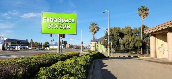 Facility photo: //images.sparefoot.com/medium/229992699430752db31.jpg