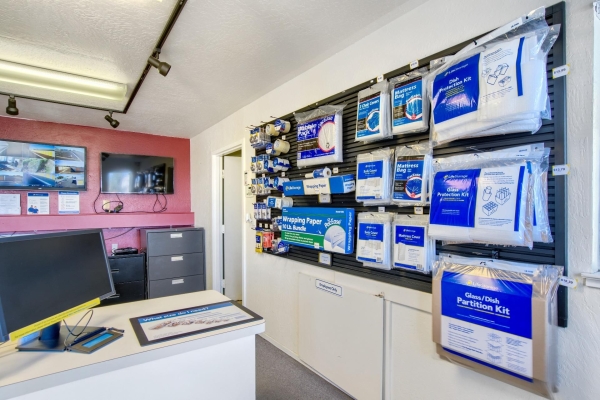 Facility photo: //images.sparefoot.com/medium/22999269943075f042e.jpg