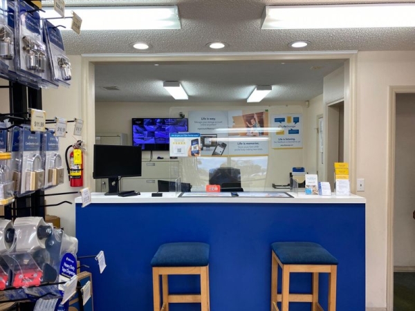 Facility photo: //images.sparefoot.com/medium/22999464cbfb3e9202c.jpg