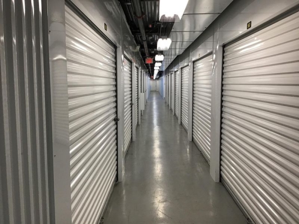 Facility photo: //images.sparefoot.com/medium/22999664cbfb4cc20e7.jpg