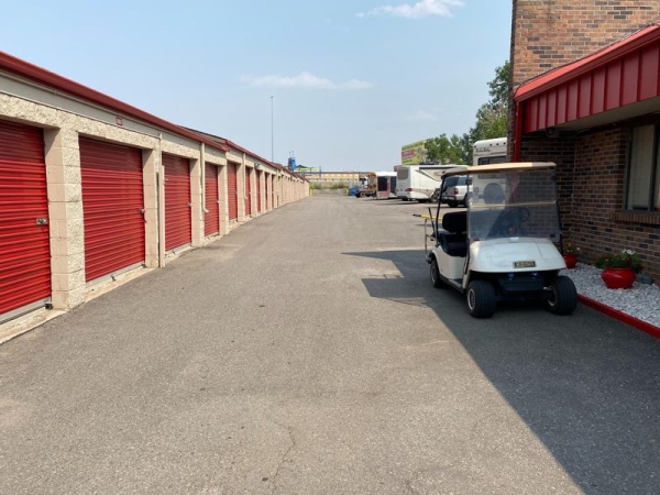 Facility photo: //images.sparefoot.com/medium/23000564cbfb911455c.jpg