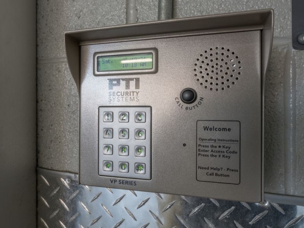 Storage Units at Extra Space Storage - 4121 - Bronx - Park Ave - 3362 Park Avenue