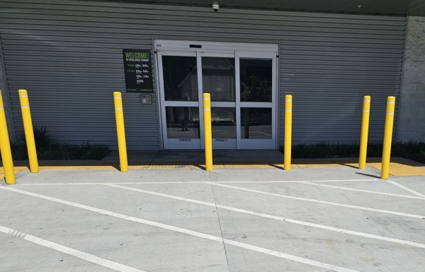 Facility photo: //images.sparefoot.com/medium/23001769943083ca7e1.jpg