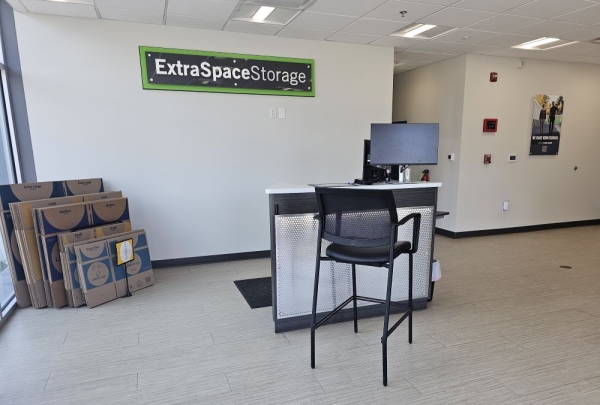 Facility photo: //images.sparefoot.com/medium/23001769943084a02be.jpg