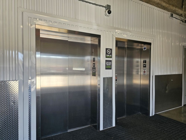 Facility photo: //images.sparefoot.com/medium/230017699430865d687.jpg