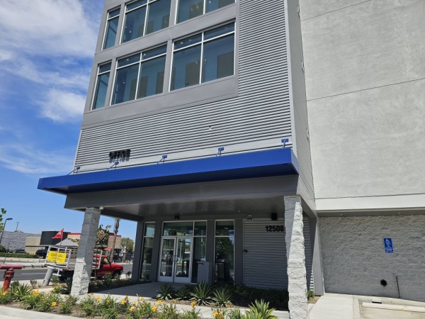 Facility photo: //images.sparefoot.com/medium/230017699430873c44b.jpg